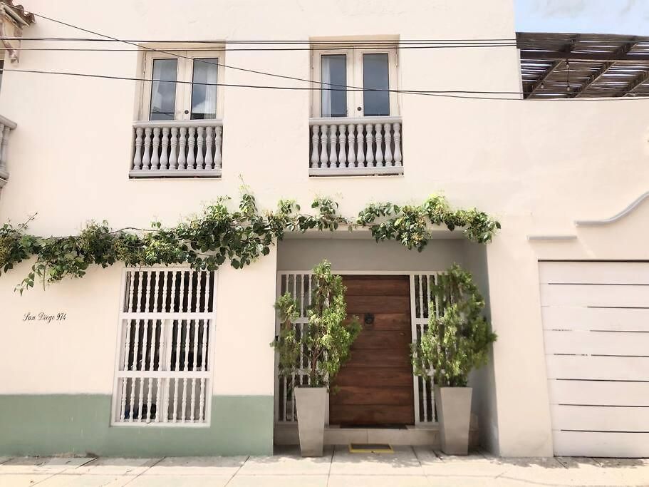 Modern Comfort - Spacious 2br In Walled Apartamento *