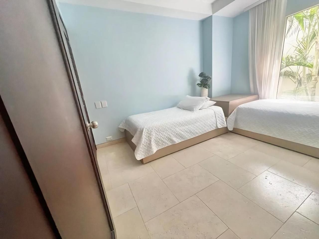 Modern Comfort - Spacious 2br In Walled *