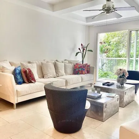 Modern Comfort - Spacious 2br In Walled Apartamento *