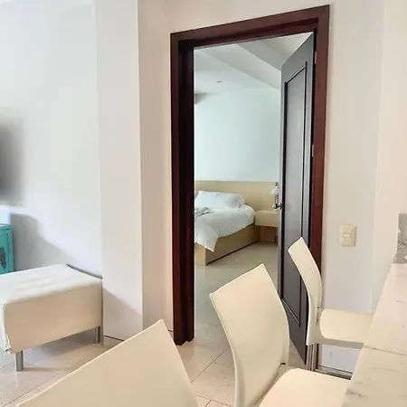 Apartamento Modern Comfort - Spacious 2br In Walled