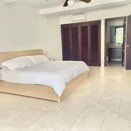 Apartamento Modern Comfort - Spacious 2br In Walled