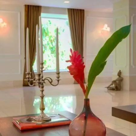 Modern Comfort - Spacious 2br In Walled Apartamento