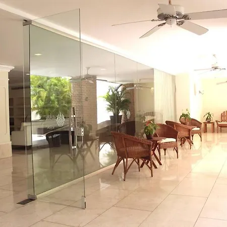 Modern Comfort - Spacious 2br In Walled