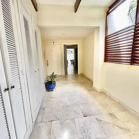 Modern Comfort - Spacious 2br In Walled Apartamento *