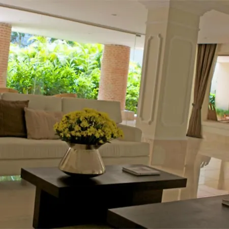 Modern Comfort - Spacious 2br In Walled *