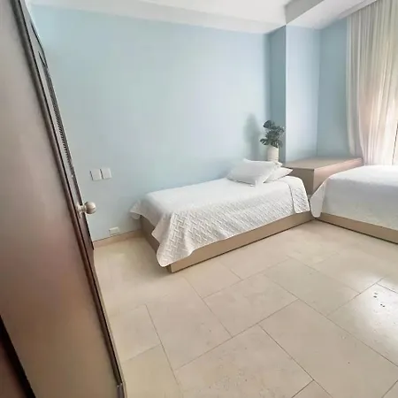 Modern Comfort - Spacious 2br In Walled *