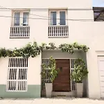 Modern Comfort - Spacious 2Br In Walled City