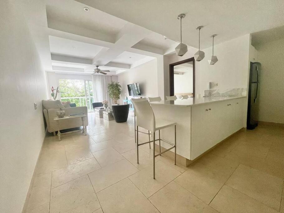 Modern Comfort - Spacious 2br In Walled Apartment Cartagena