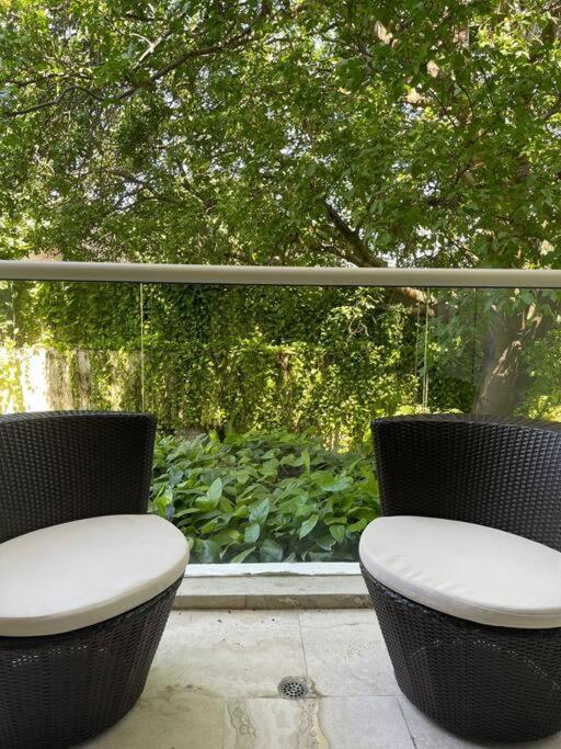 Apartment Modern Comfort - Spacious 2br In Walled