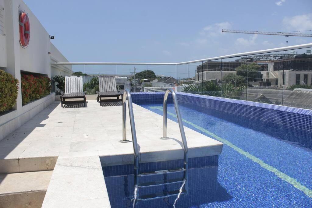 Modern Comfort - Spacious 2br In Walled Apartment