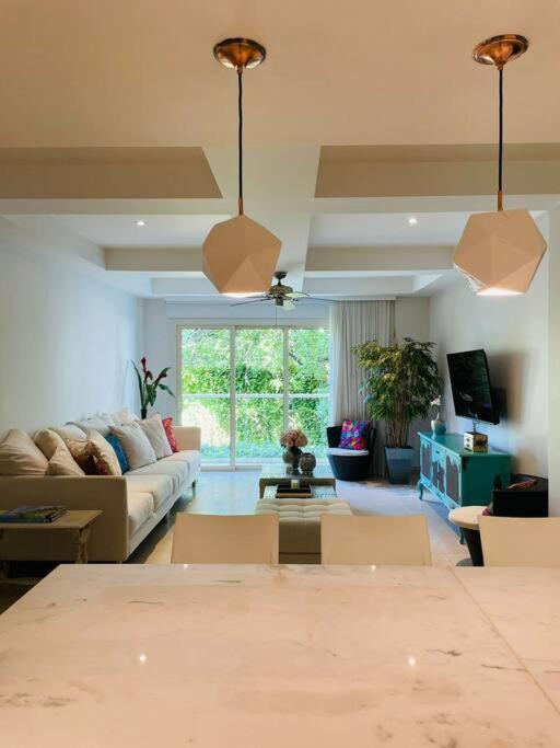 Modern Comfort - Spacious 2br In Walled Cartagena