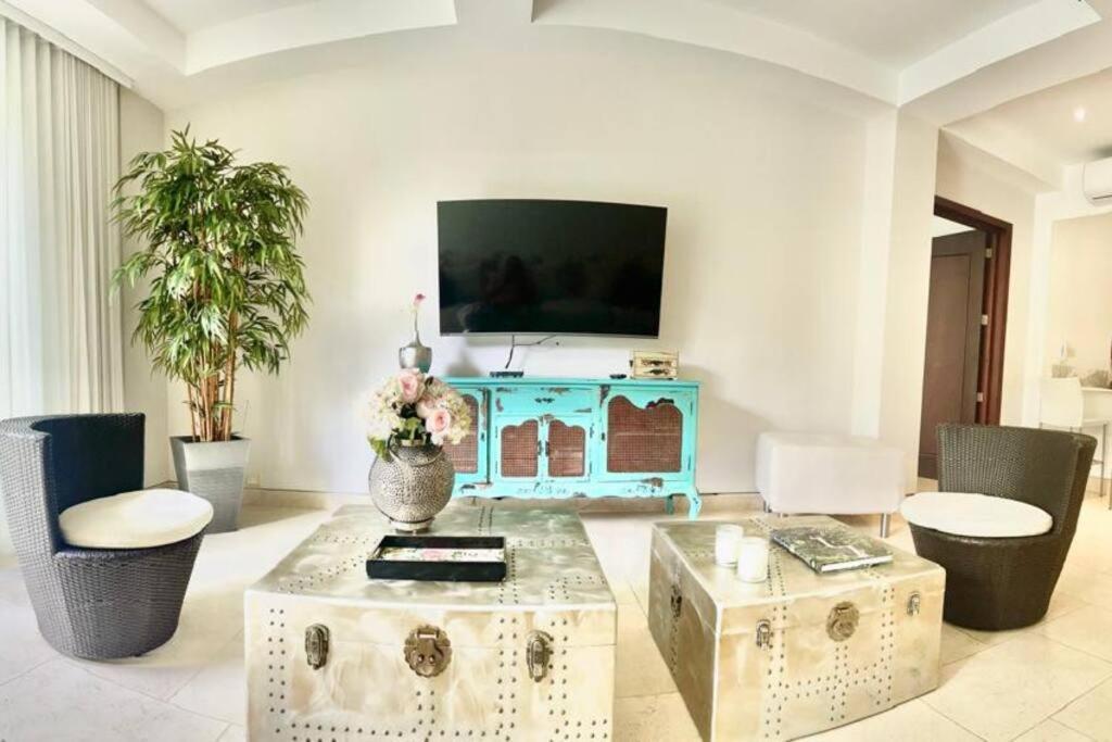 Modern Comfort - Spacious 2br In Walled Apartment Cartagena